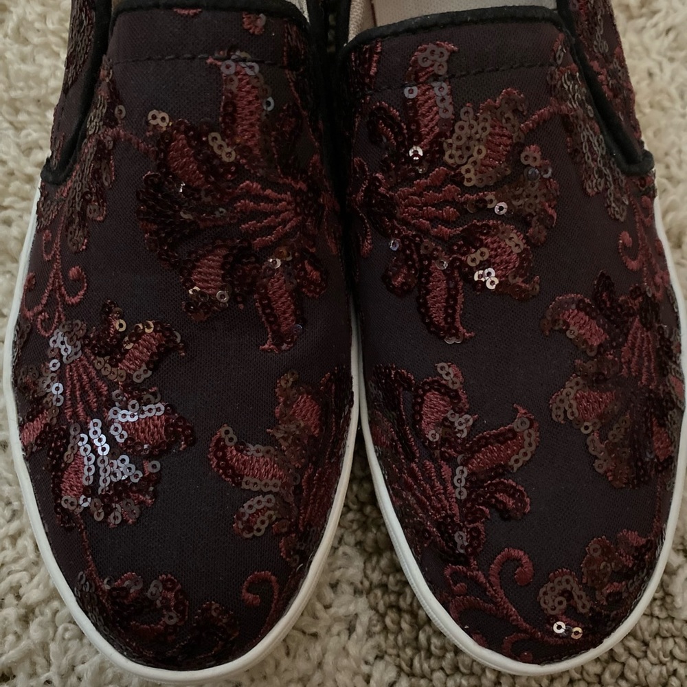 NATURALIZER MARIANNE SEQUIN /EMBROIDERED SLIP ON SHOES, NWT!